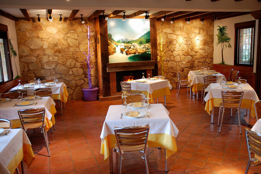 Hostal El Cardenillo Madrigal de la Vera Buitenkant foto